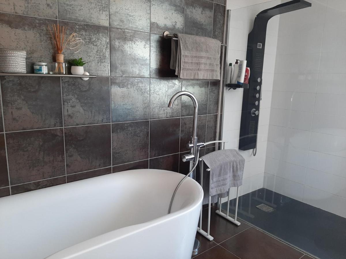 Chambre Double Dans Maison Chaleureuse Et Familiale Carcassonne Ngoại thất bức ảnh