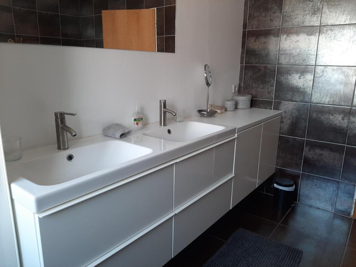 Chambre Double Dans Maison Chaleureuse Et Familiale Carcassonne Ngoại thất bức ảnh